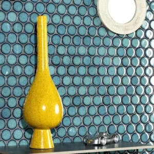 Round mosaic tile in green 